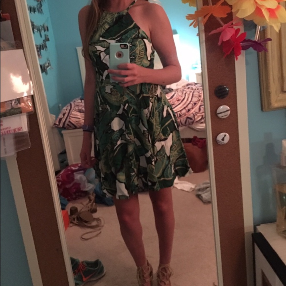 Lulus green patterned dress